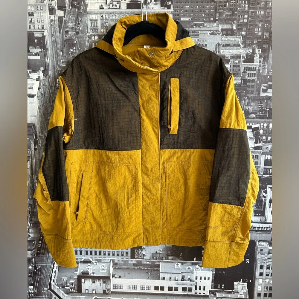 Lululemon Water-Repellent Mesh Jacket in Gold Spice / Black - Picture 5 of 15